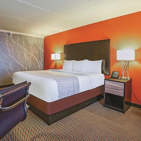Holiday Inn & Suites Philadelphia-Runnemede/Exit 3-New Jersey Turnpike Екстер'єр фото