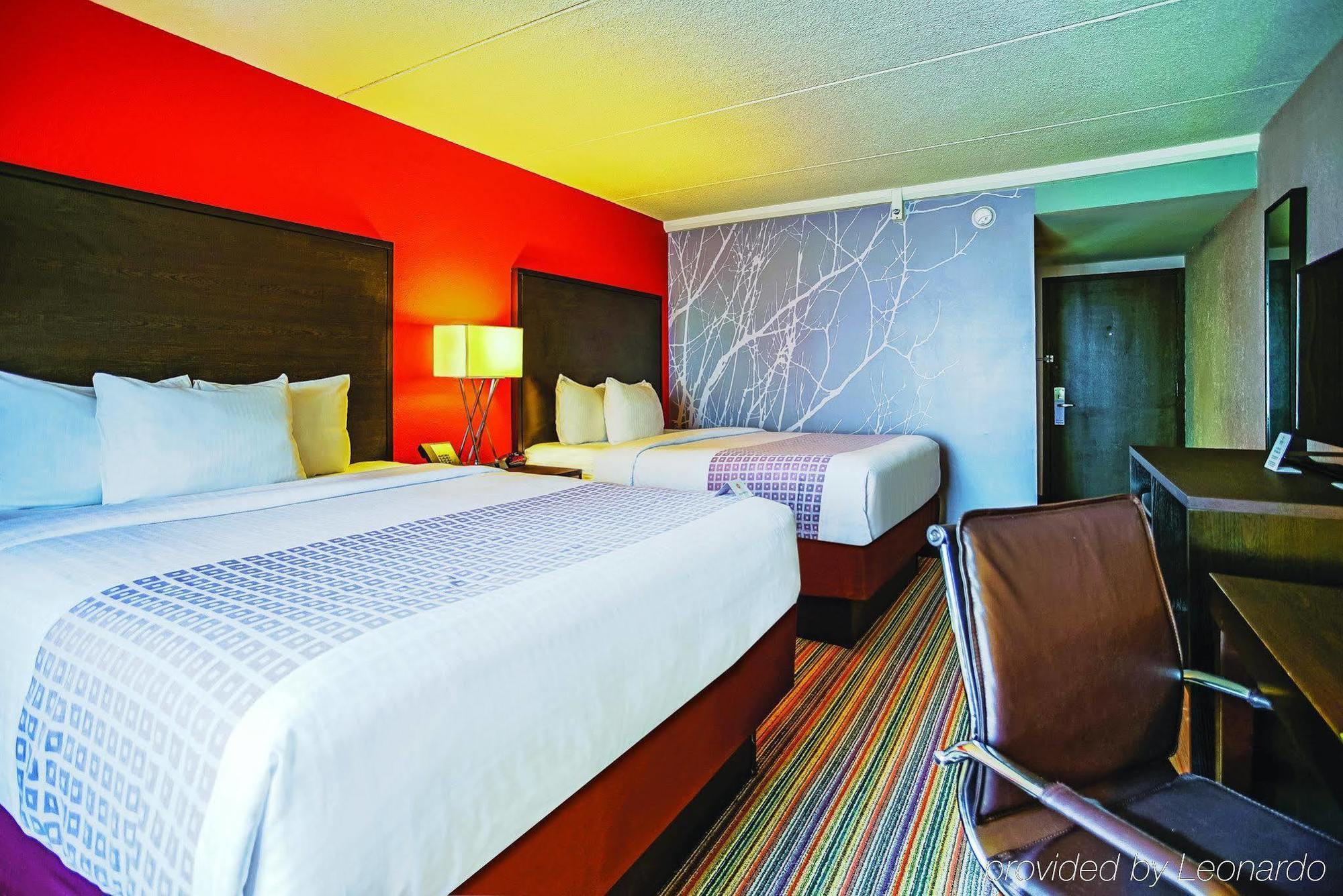 Holiday Inn & Suites Philadelphia-Runnemede/Exit 3-New Jersey Turnpike Екстер'єр фото
