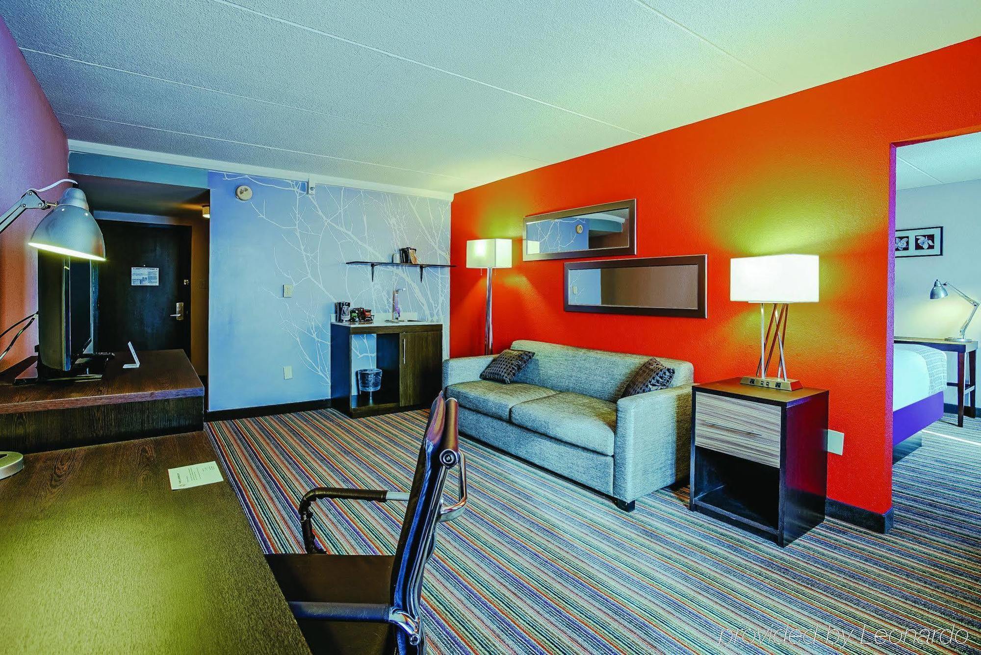 Holiday Inn & Suites Philadelphia-Runnemede/Exit 3-New Jersey Turnpike Екстер'єр фото