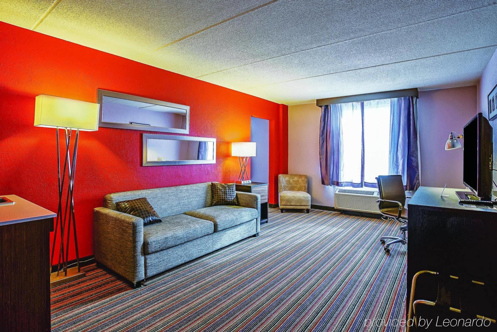 Holiday Inn & Suites Philadelphia-Runnemede/Exit 3-New Jersey Turnpike Екстер'єр фото