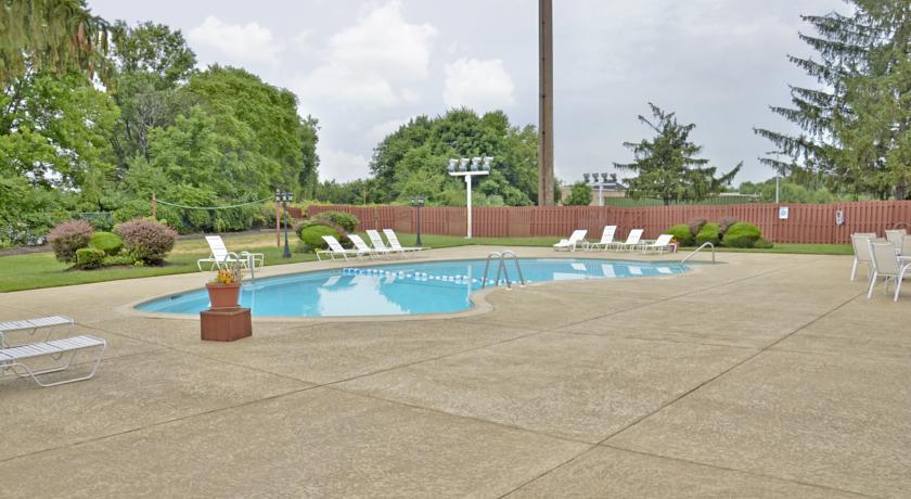 Holiday Inn & Suites Philadelphia-Runnemede/Exit 3-New Jersey Turnpike Екстер'єр фото